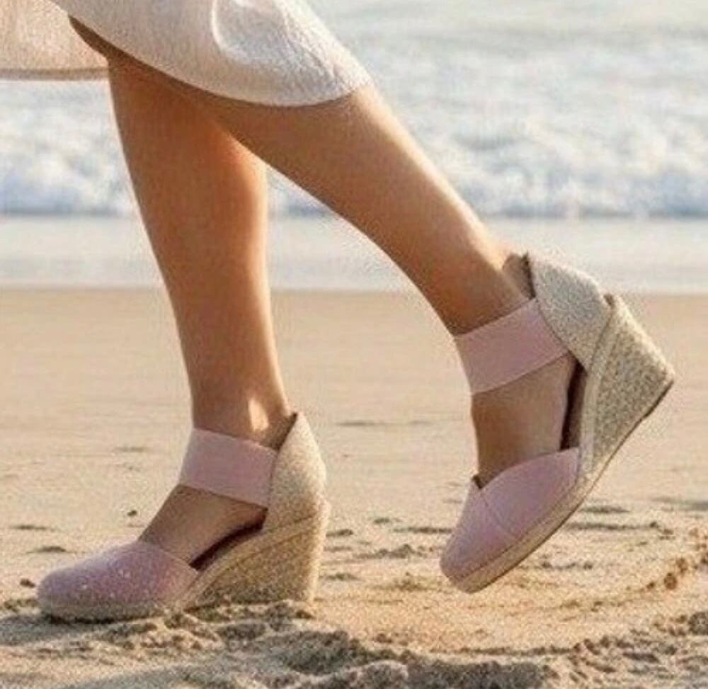 TOMMY BAHAMA Amalia Espadrille Wedge Sandal